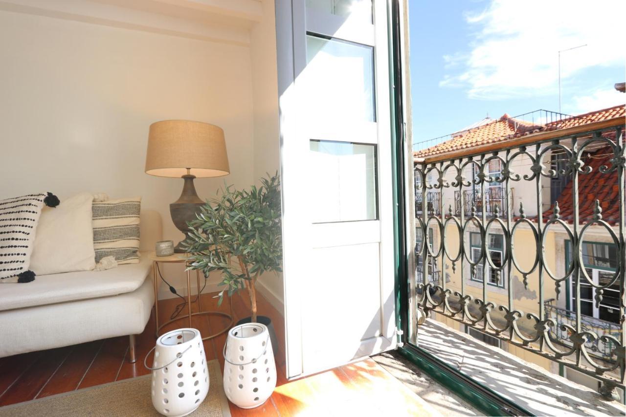 Chic Urban Retreat At Downtown With Balcony & Views Apartment Lisbon Exterior photo